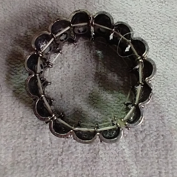 Silvertone large wide crystal stretch bracelet - Picture 3 of 4